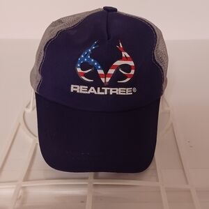 Excellent Condition. Woman Realtree Navy Blue Cap with American Flag Logo